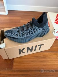 Yeezy 350 v2 compact