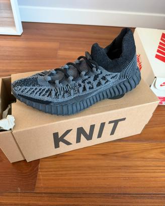 Yeezy 350 v2 compact