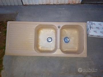 Lavello in fragranite compreso di miscelatore