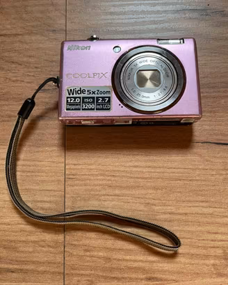 Nikon colpix S570