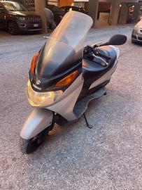 Suzuki burgman 125