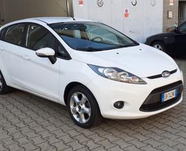 FORD Fiesta 1.2 5porte Titanium Euro5 - 2010
