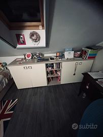 Armadio basso con libreria per mansarda