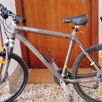 MTB Giant Terrago 3 anni appena usata