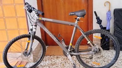 MTB Giant Terrago 3 anni appena usata