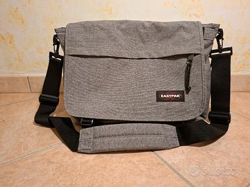 EASTPAK DELEGATE Borsa 20 litri