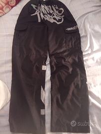 pantaloni marca Minus two