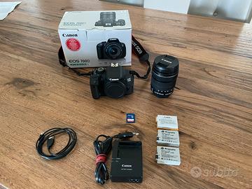 Canon EOS 700D con obiettivo EFS 18-135mm