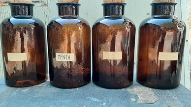Vecchi vasi da erboristeria/farmacia