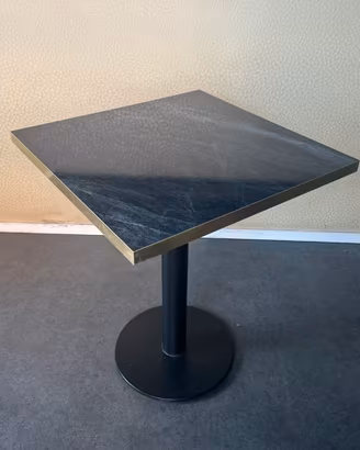 Tavolo effetto marmo