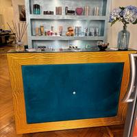 Arredamento negozio parrucchiere