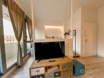 Gallaery center via appia nuova 45 massimo 3 mesi