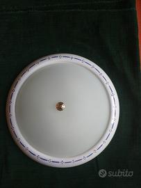 Plafoniera in ceramica bianca con decori blu