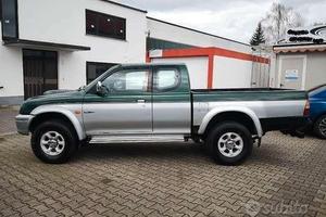 mitsubishi L200 autocarro 4x4 