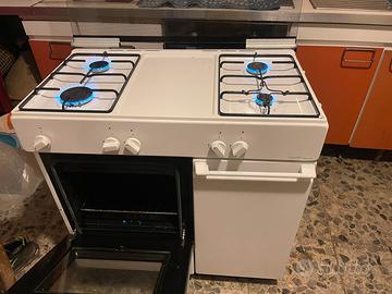 Cucina a gas con forno