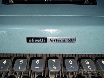 Macchina da scrivere Olivetti Lettera 32 vintage 