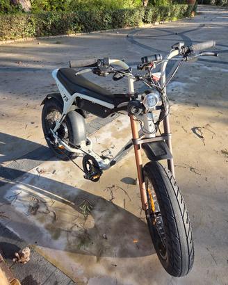 Super73 ZX (Moon Rock)