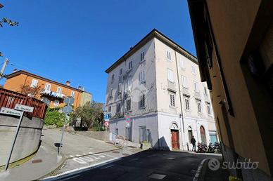 2 LOCALI A MUGGIA