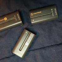 2 x Sony IntoLITHIUM NP-F570