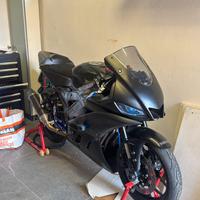 Yamaha R3 pronto pista