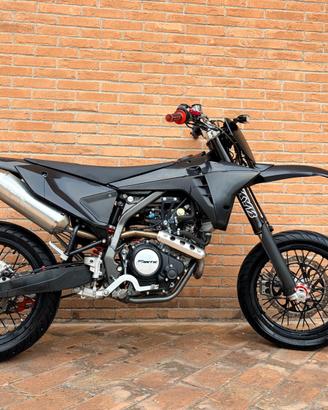 Splendida Fantic Motard 125 4 tempi