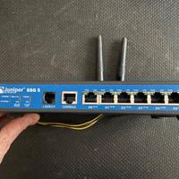Juniper SSG 5 Wi-Fi alimentato in DC