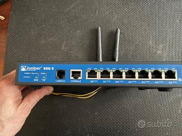 Juniper SSG 5 Wi-Fi alimentato in DC