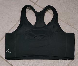 Top elegante per ginnastica e tempo libero