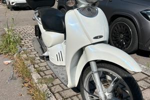 Aprilia Scarabeo 100 4T (2012) - Accessoriato