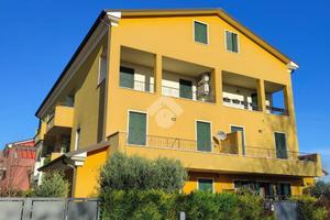 3 LOCALI A CAMPOLONGO MAGGIORE