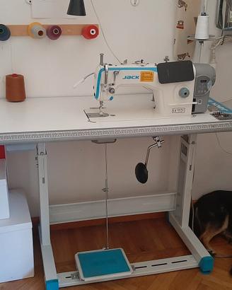 Macchina per cucire industriale Jack A 2