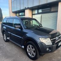 Mitsubishi Pajero 3.2 DI-D Autocarro Manuale Ganci