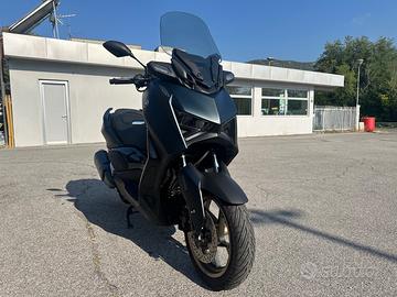 X MAX 300  TECH MAX
