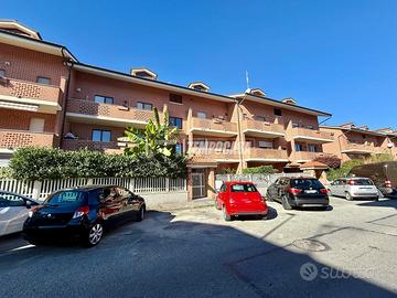 4 LOCALI CON BOX AUTO