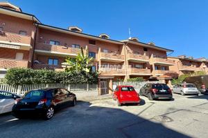 4 LOCALI CON BOX AUTO