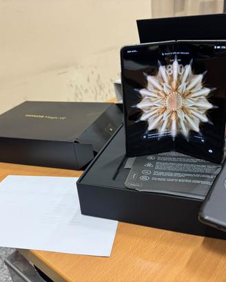 Honor Magic V2