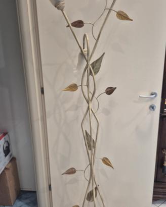 Lampada da terra in ferro battuto 