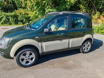 AUTO FIAT PANDA 4X4 CROS