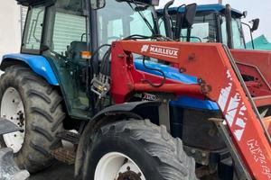 TRATTORE NEW HOLLAND TL90 CON CARICATORE
