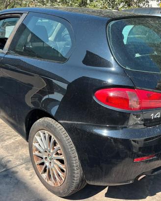 ALFA ROMEO 147 per ricambi usati