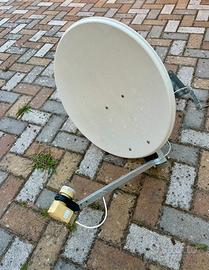 Parabola satellitare Humax con decoder