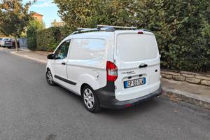 Ford transit courier