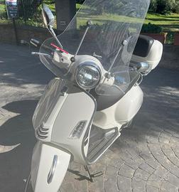 PIAGGIO VESPA 300 GTS