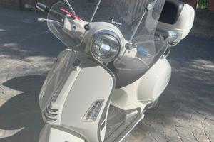 PIAGGIO VESPA 300 GTS