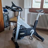 Spinning bike technogym
