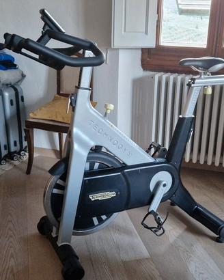 Spinning bike technogym