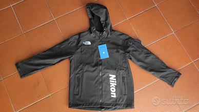 Giubbotto con loghi Nikon