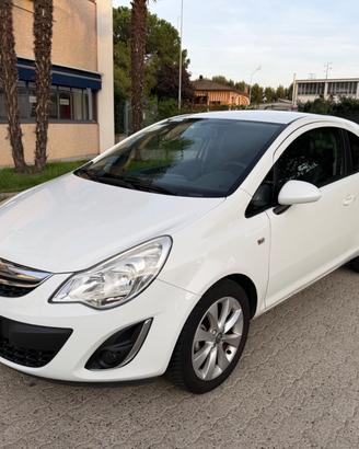 Opel Corsa 1.2 benzina gpl 2012