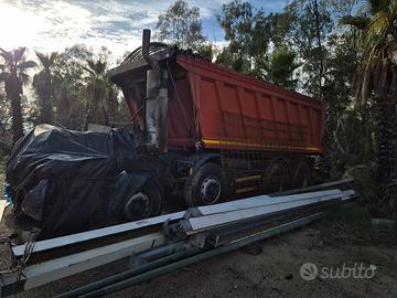 Camion Mercedes 4 assi