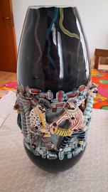 vaso con figure carnevalesche